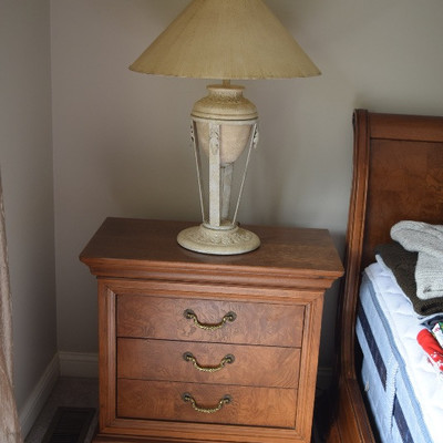Thomasville End Table & Lamp