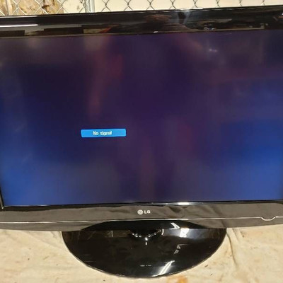 37 inch LG TV with remote.
