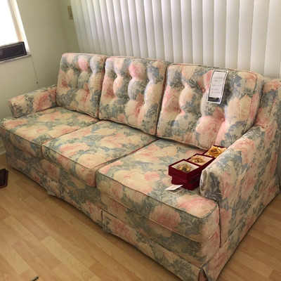 Scott Bedding  Queen Sofa Sleeper (Made in GA, USA) - $95
	(75W  34D  29H)
