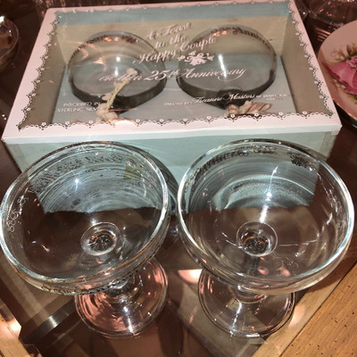 Bride & Groom Toast glasses