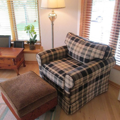 Cabin lounge chair