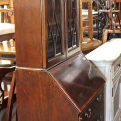  Mahogany â€œBaker Furnitureâ€ 2 Piece Secretary Bookcase

Auction Estimate $300-$600 â€“ Located Inside 