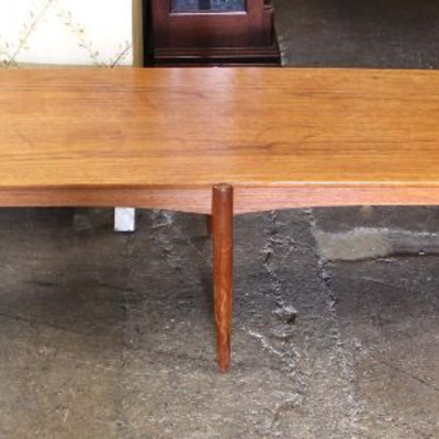  Mid Century Modern â€œDUX Furnitureâ€ Danish Walnut Bench Table

Auction Estimate $200-$400 â€“ Located Inside

  