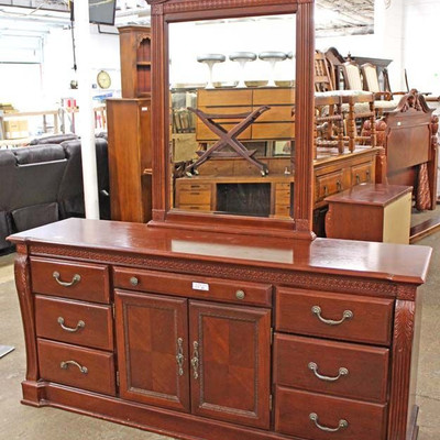  3 Piece Mahogany Queen Size Bedroom Set with Mattress

Auction Estimate $400-$800 â€“ Located Inside 