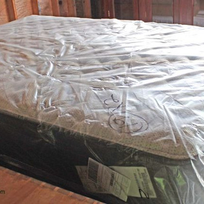  NEW Queen Size Beauty Rest Mattress still in Plastic

Auction Estimate $100-$300 – Located Inside 