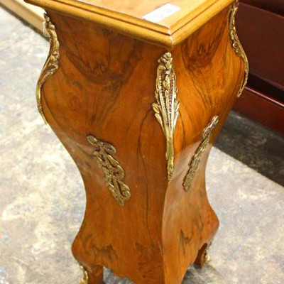  French Style Mahogany Inlaid Marble Top Pedestal with Applied Bronze

Auction Estimate $100-$300 – Located Inside 