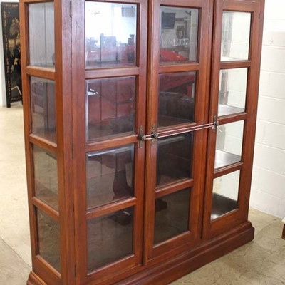  Contemporary SOLID Mahogany 20 Pane 3 Door Bookcase

Auction Estimate $200-$400 â€“ Located Inside 
