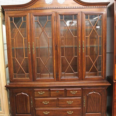  “Thomasville Furniture” SOLID Cherry 2 Piece 4 Door China Cabinet

Auction Estimate $100-$300 – Located Inside 
