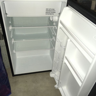 Galanz apartment refrigerator 
