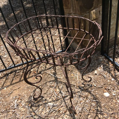 wrought iron plant stand 