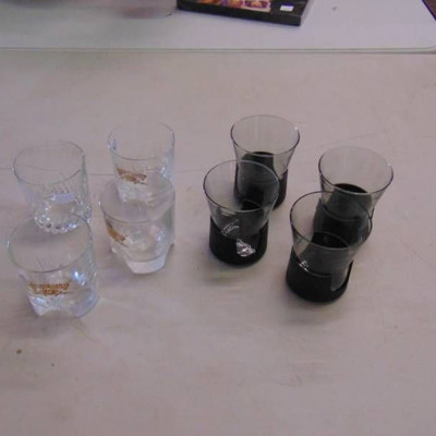 2 sets of 4 drinking glasses