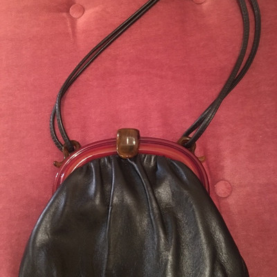 Vintage â€œBakeliteâ€ handle purse 