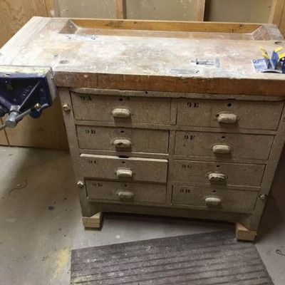 Heavy Duty Workbench with Vise