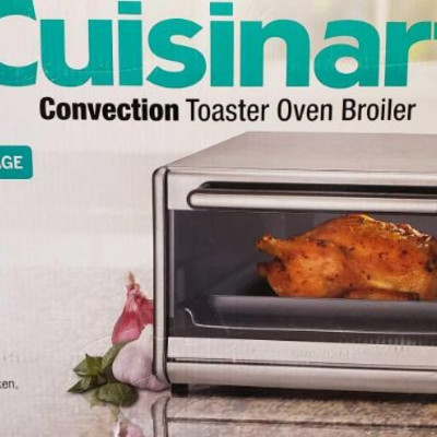 201: 	
Cuisinart Convection Toaster Over Broiler
Measures Approximately 17