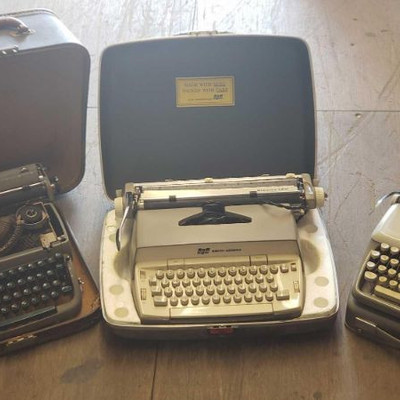 2058: 	
Vintage Typewriters- Smith-Corona, Tippa & Remington Rand
Smith-Corona measures 6