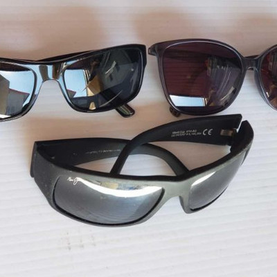 1800: 	
Sunglasses- Maui Jim, Max Mara & Burberry
Sunglasses- Maui Jim, Max Mara & Burberry, 3 Pair in Total