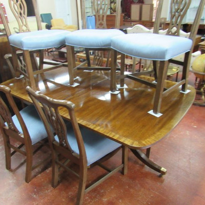 Henredon Dining Table/8 Chairs