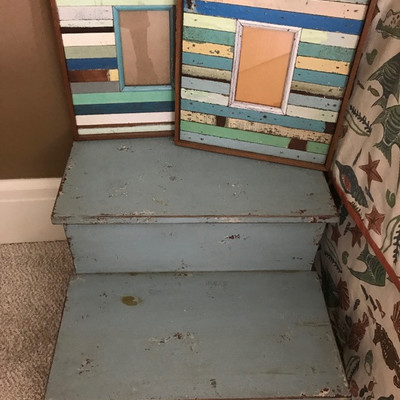Bed steps $110
20 X 20 X 13"