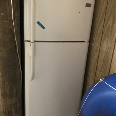 Frigidaire refrigerator $100