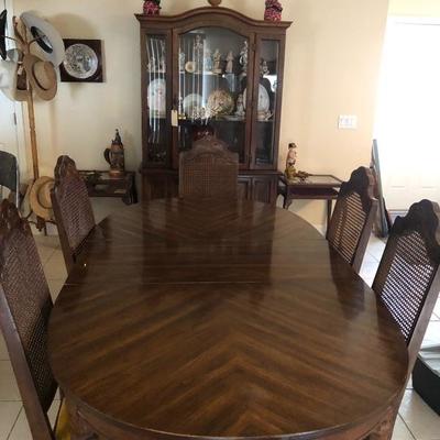 Dining table and matching hutch 