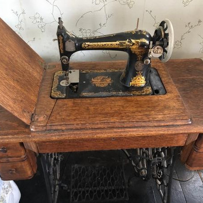 Antique Singer Sewing Machine with Built In Wooden Case