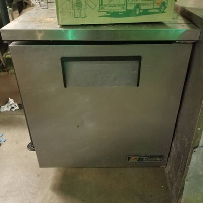 True Refrigerator TUC-27