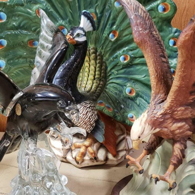 2137: 	
Three Bird Statues, Italian Murano glass
Three bird statues appear in this lot including a vintage Murano glass figurine....