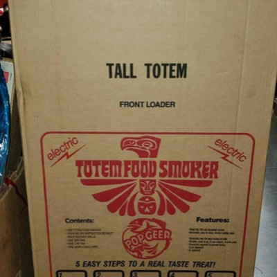 1005: 	
Totem Food Smoker
Totem Food Smoker brand new in box!