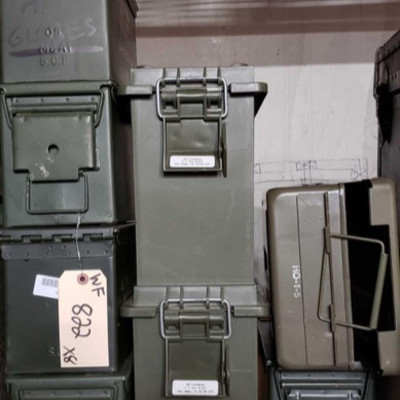 822: 	
8 assorted ammo cans
8 assorted ammo cans