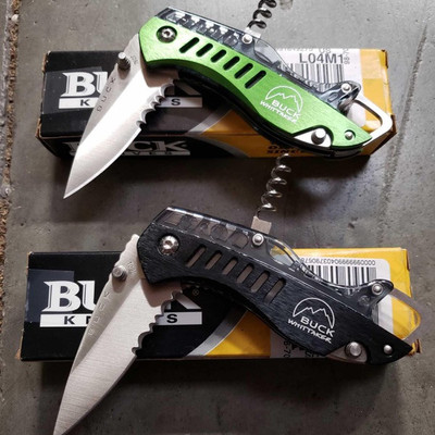 860: 	
2 Buck Folding Knives, Model 7601 and 760T
Blade Length: 2.5