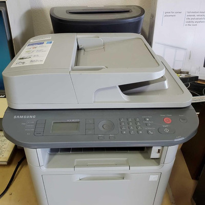 426: 	
Royal Crosscut Shredder and Samsung Printer/Copy Macine
Two sweet needful things for your office! A Samsung Monochrome...