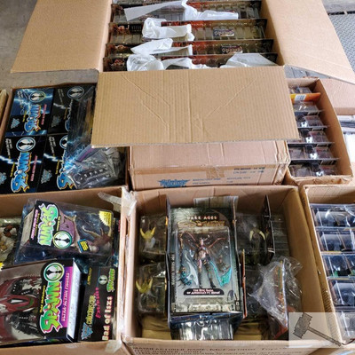 514: Eight Boxes of Assorted Spawn Action Figures
Eight Boxes of Assorted Spawn Action Figures