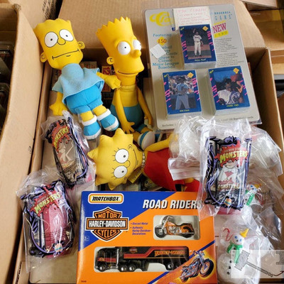 513: 	
Assorted Trading Cards, Simpson's Pushes, and More
Assorted Trading Cards, Simpson's Pushes, and More