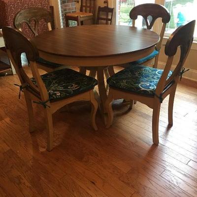 Dining Table w/ 4 chairs