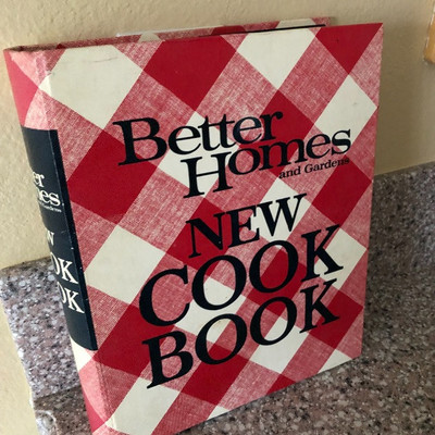 Better Homes & Gardens New Cook Book