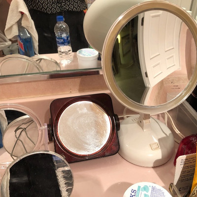 Make-up mirrors