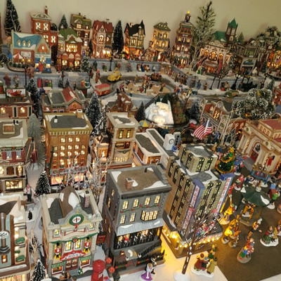 DEPARTMENT 56 VILLAGE