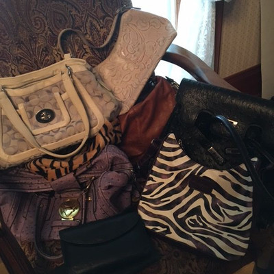CH171: Grouping of Purses: Couch, Plus… Local Pickup https://www.ebay.com/itm/123821407813