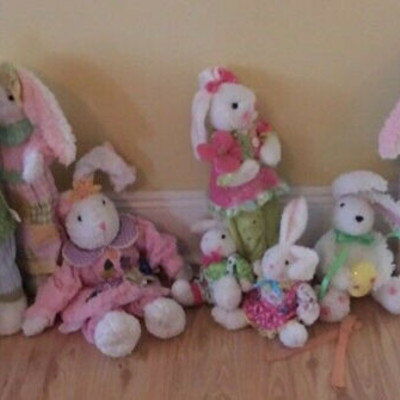 CH205: Group of Easter Bunnies ... Local Pickup https://www.ebay.com/itm/123821407803