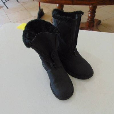 Pair of Lined Ladies Boots, size 7 1 2