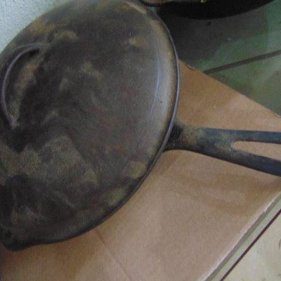 Griswold Frying Pan #8 with Lid