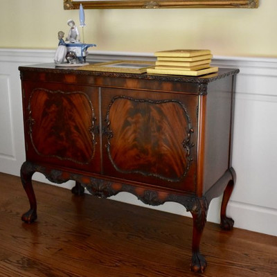 Flame mahogany server
