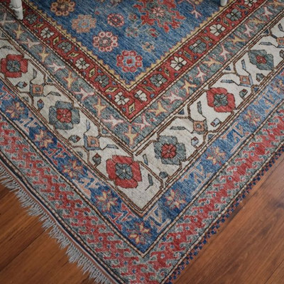 Hand knotted Oriental rug, approx. 8' X 11'