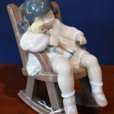 Lladro "Naptime" figurine