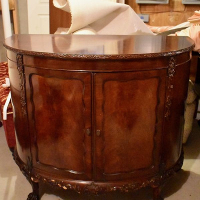 Demilune cabinet