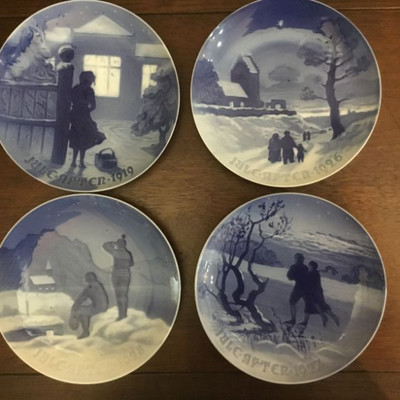 Shown B and G Christmas Plates (1919,1926,1927,1928). More B and G plates not pictured (1953, 1959-1969,1970-1980).