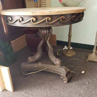 Entry Room Table with Goldfish Feet and Marble Loo ...