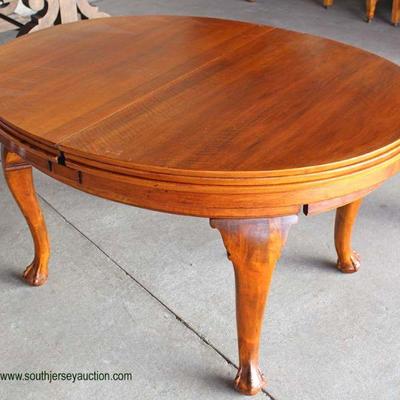  ANTIQUE Oval SOLID Mahogany Dining Room Table with Retractable Leaves

Auction Estimate $100-$300 â€“ Located Dock 