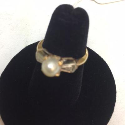 14kt Gold Pearl Ring