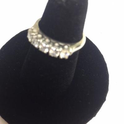 18kt White Gold 5 Diamond Ring